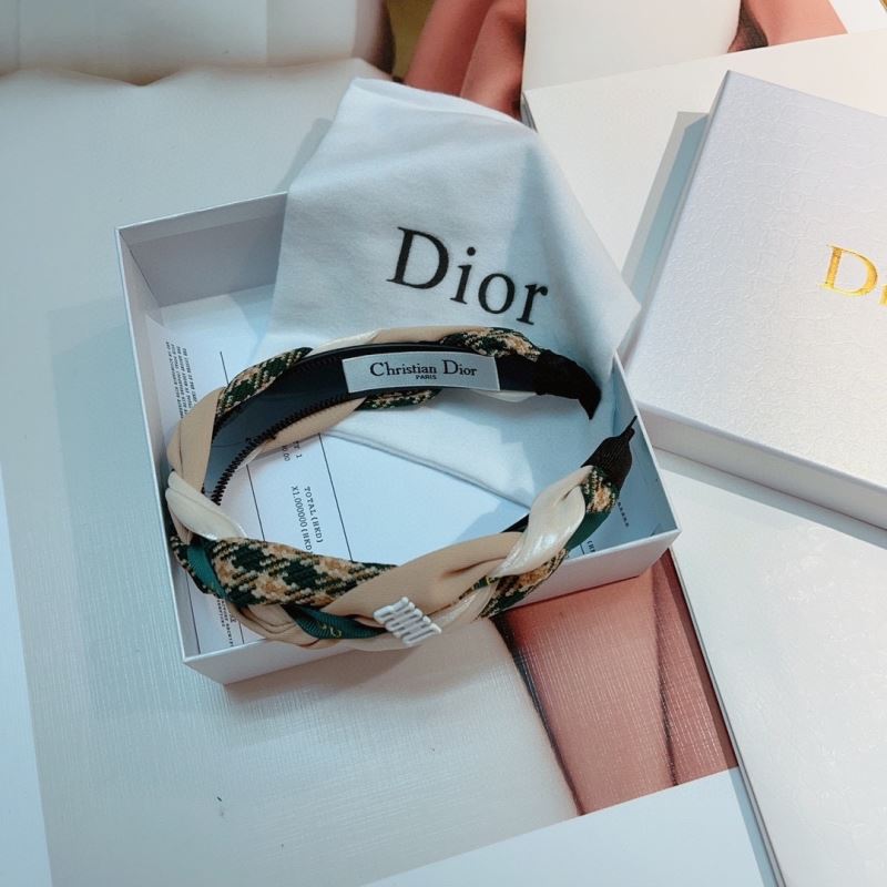 CHRISTIAN DIOR